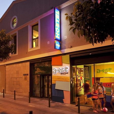 Amistat Beach Hostel Barcelona Exterior photo